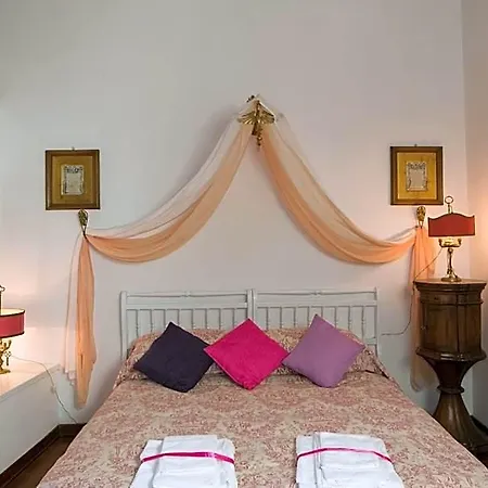 Bed & Breakfast La Dimora Dei Monaci Siena