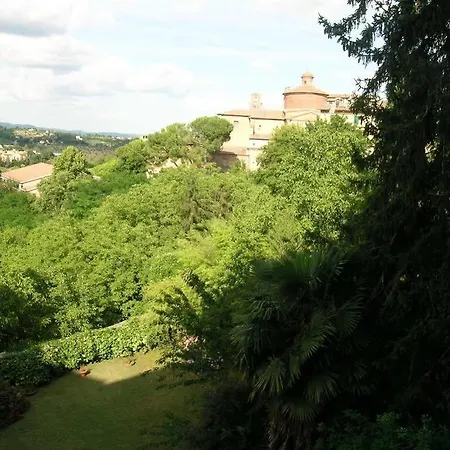 戴梦纳琪拉迪穆拉酒店